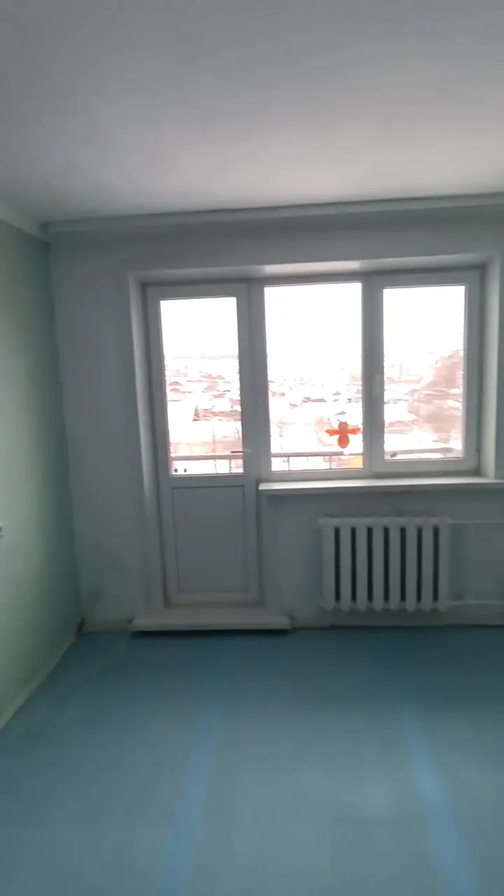 Жилая комната до ремонта
