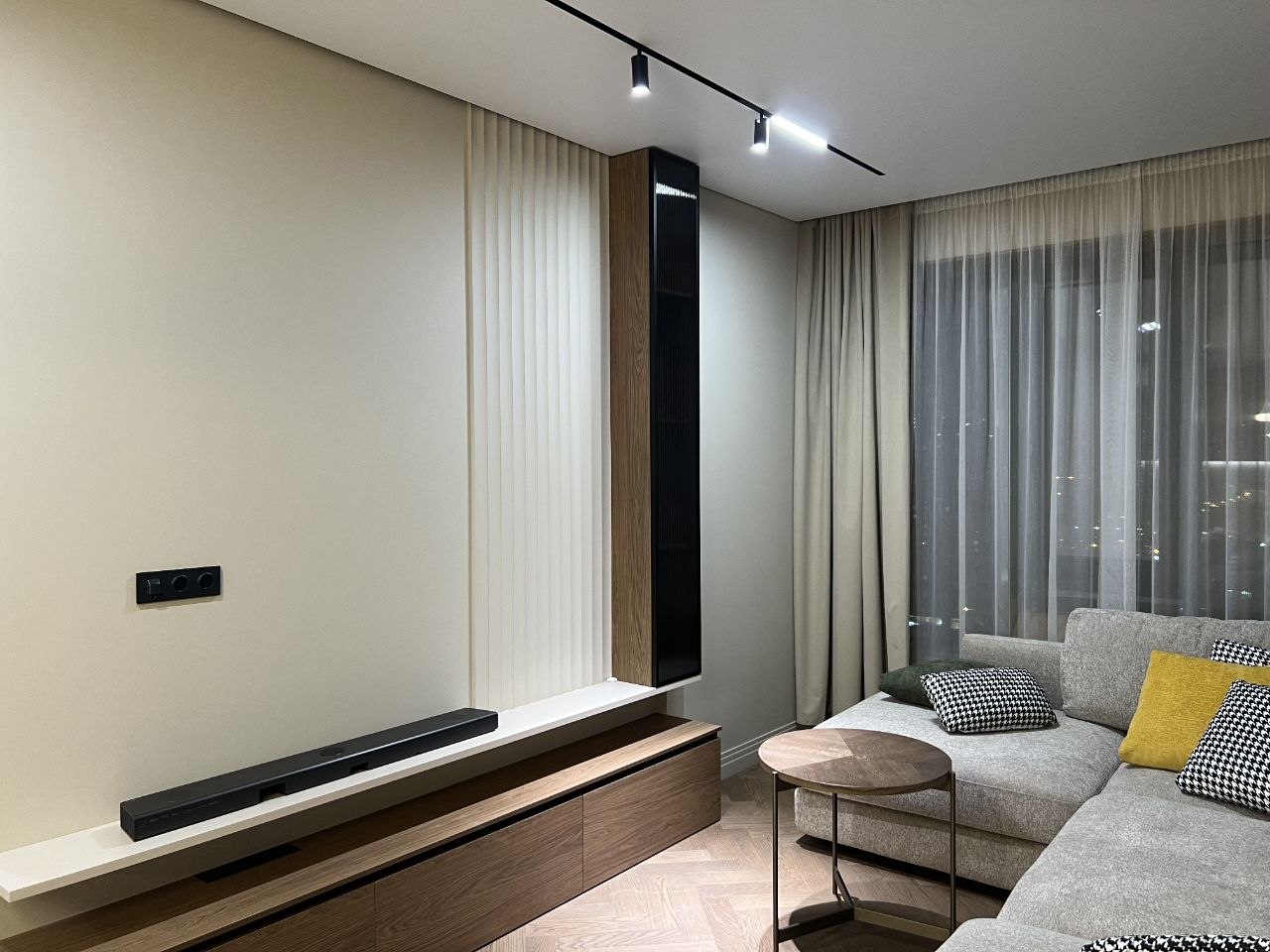 Гостиная квартиры в ЖК SOHO SUITE HOUSE с ТВ-зоной